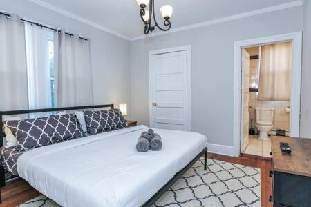 Luxe Bartram Beach Retreat 4bd - 3ba Holiday home *