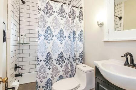 Luxe Bartram Beach Retreat 4bd - 3ba Holiday home