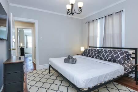 Luxe Bartram Beach Retreat 4bd - 3ba Holiday home Atlantic City