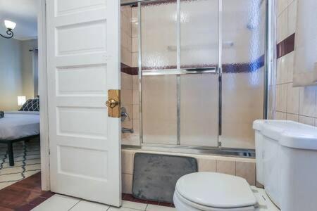 Luxe Bartram Beach Retreat 4bd - 3ba Holiday home