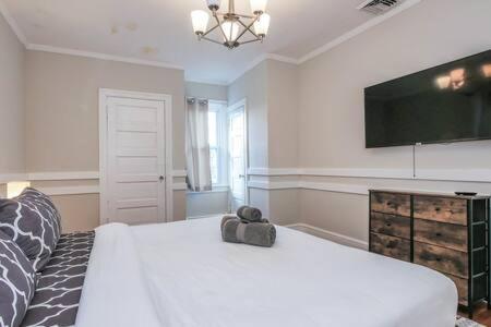 Luxe Bartram Beach Retreat 4bd - 3ba Atlantic City
