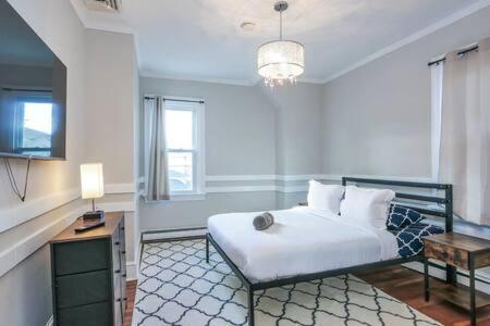 Luxe Bartram Beach Retreat 4bd - 3ba Holiday home