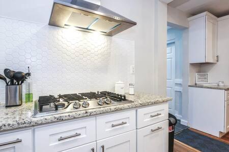 Luxe Bartram Beach Retreat 4bd - 3ba Holiday home Atlantic City