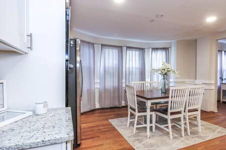 Holiday home Luxe Bartram Beach Retreat 4bd - 3ba