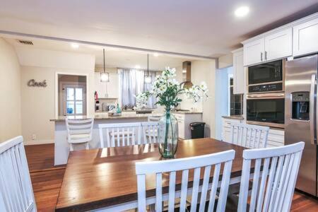 Luxe Bartram Beach Retreat 4bd - 3ba Atlantic City