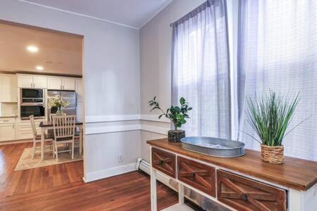 Luxe Bartram Beach Retreat 4bd - 3ba Holiday home Atlantic City